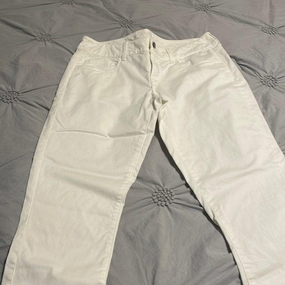 AE white crops